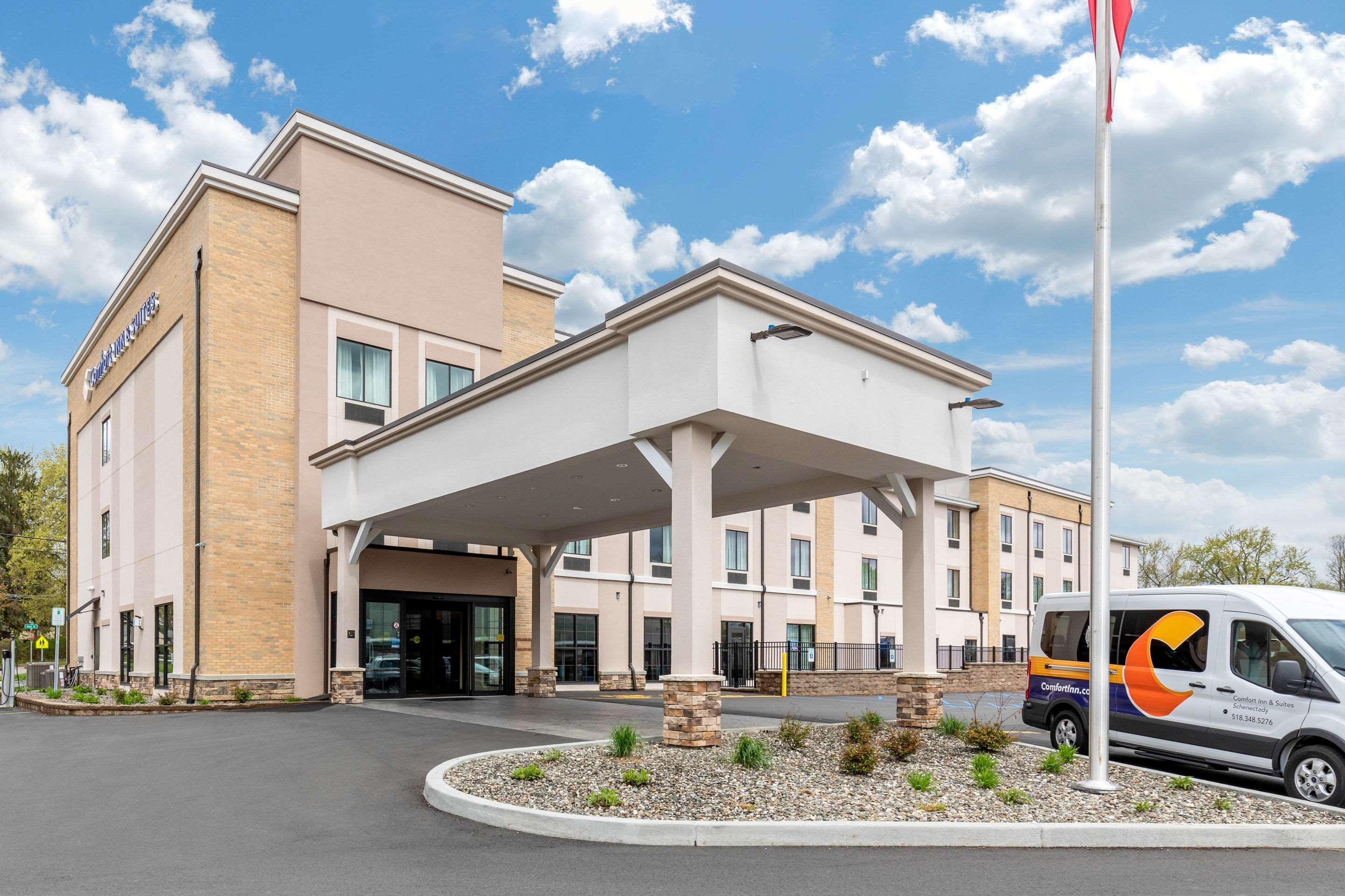 Comfort Inn & Suites Schenectady - Scotia Exterior photo